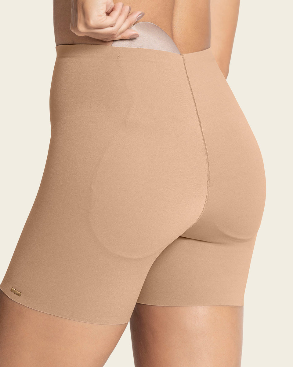 Short de control con almohadillas removibles levanta cola