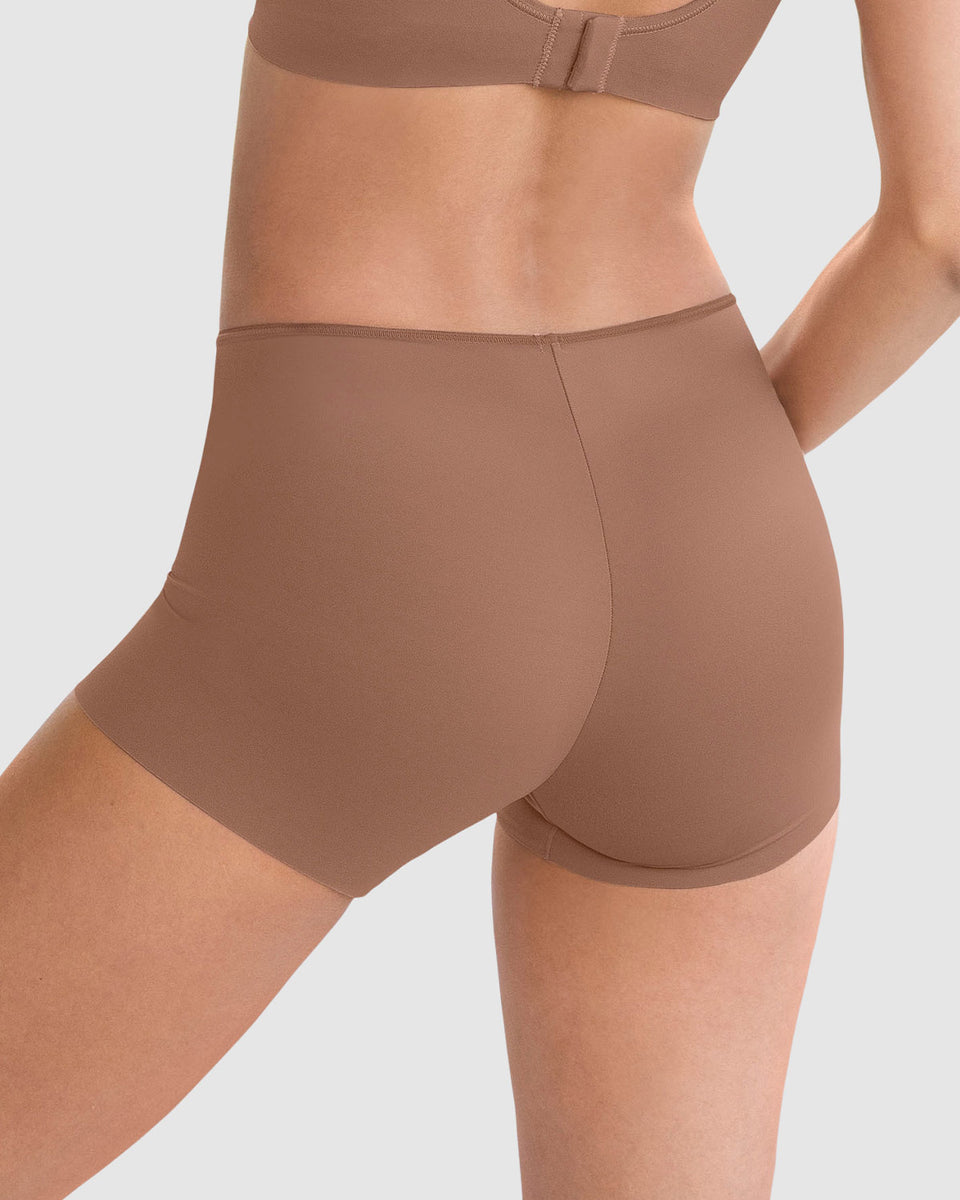 Bloomer tipo bóxer efecto invisible en piernas