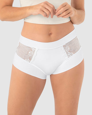 bloomer-clasico-con-detalles-laterales-en-encaje#color_000-blanco