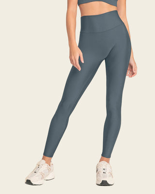 Legging deportivo tiro alto con corte en glúteos tipo corazón#color_544-verde-grisaceo