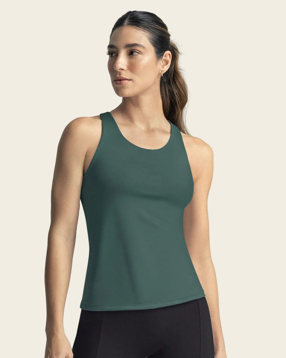 Blusa deportiva con top interno de buen ajuste