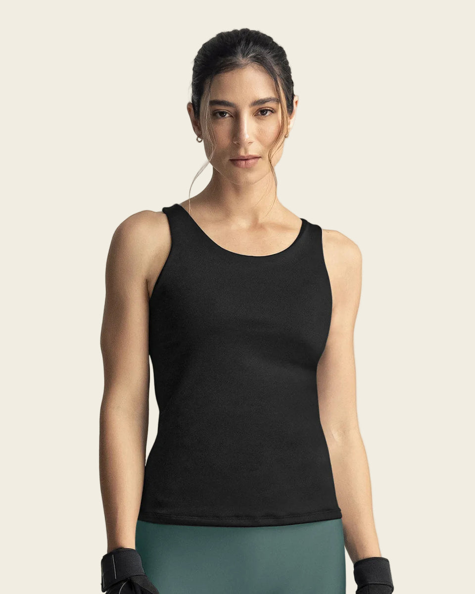 Blusa deportiva con top interno de buen ajuste