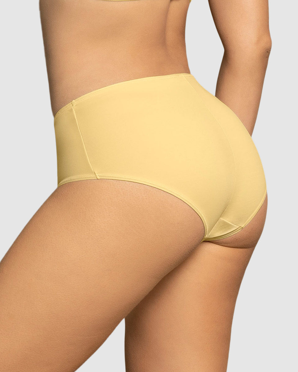 Hípster semidescaderado de buen cubrimiento