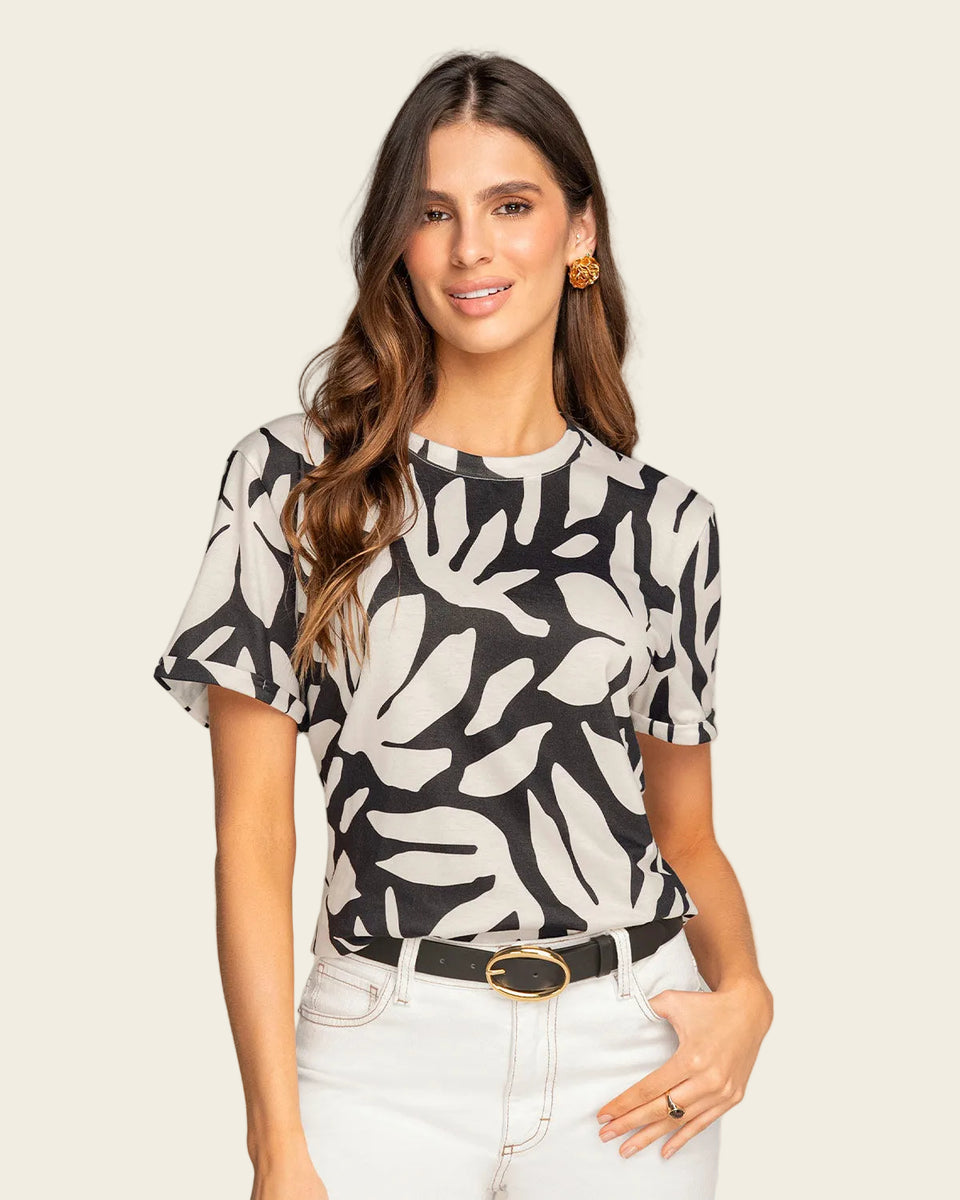 Blusa manga corta estampada con dobladillo en manga