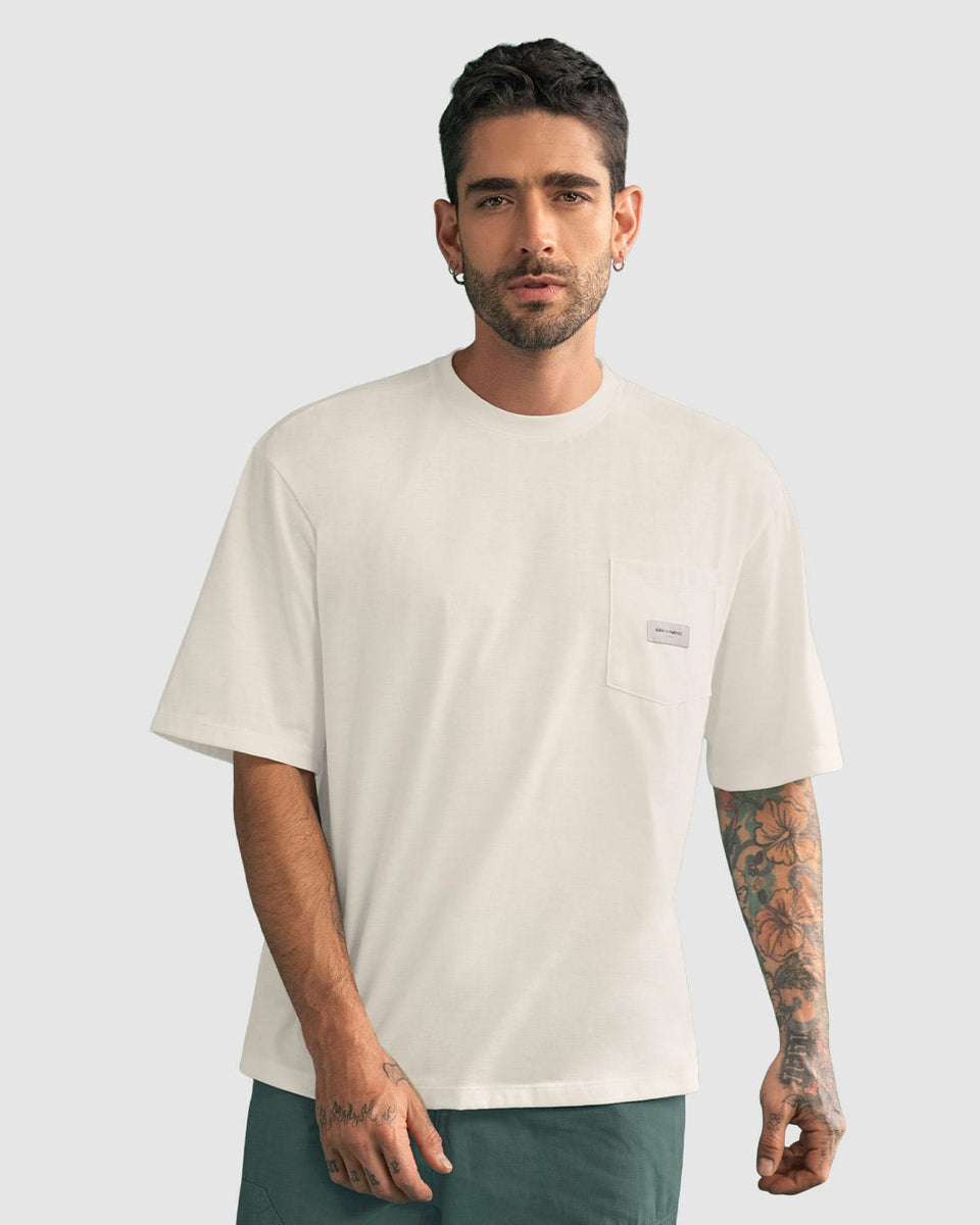 Camisa manga corta con bolsillo de parche en frente