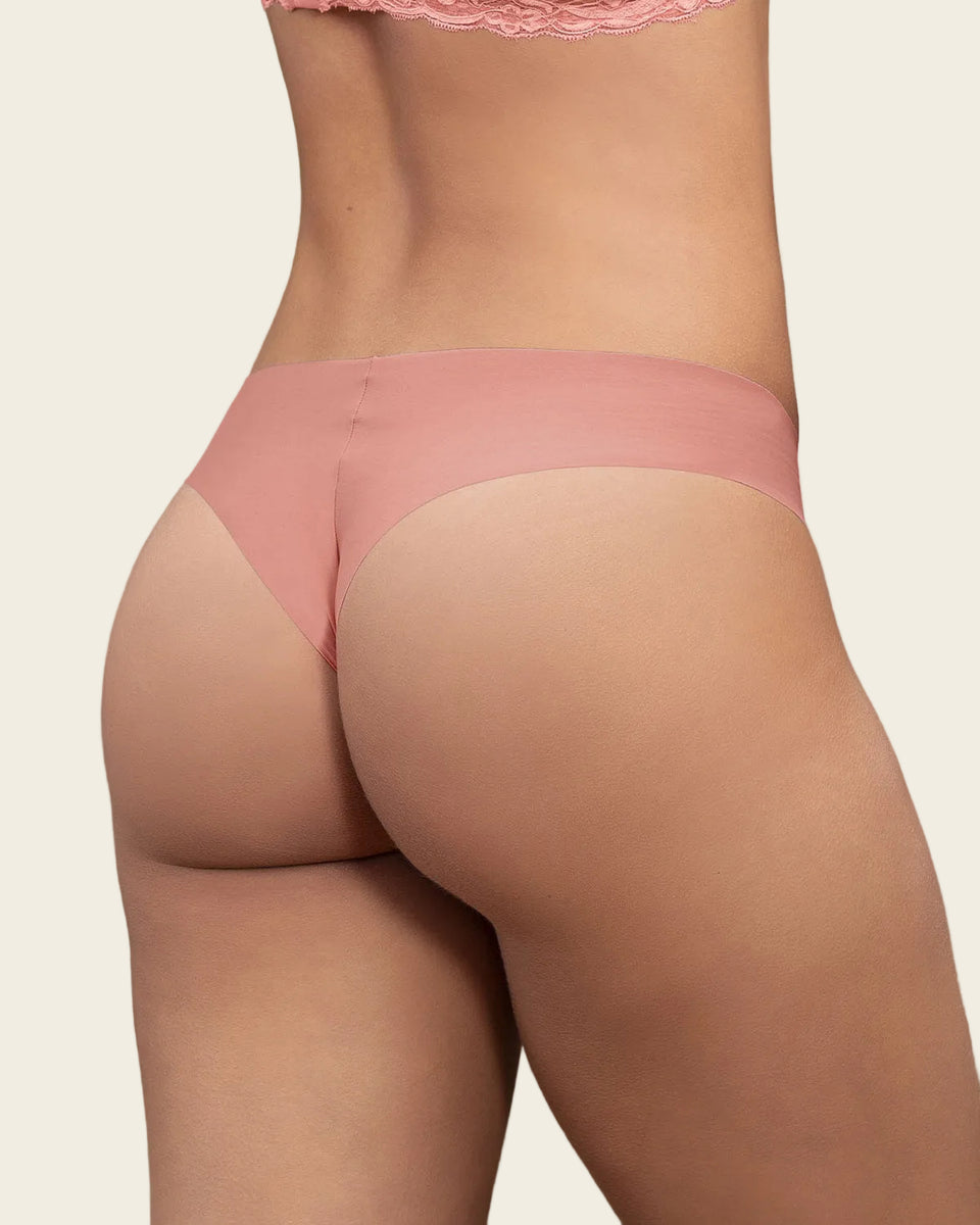 Brasilera con encaje frontal y tela invisible en glúteos