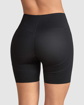 short-de-control-fuerte-efecto-levanta-cola#color_700-negro