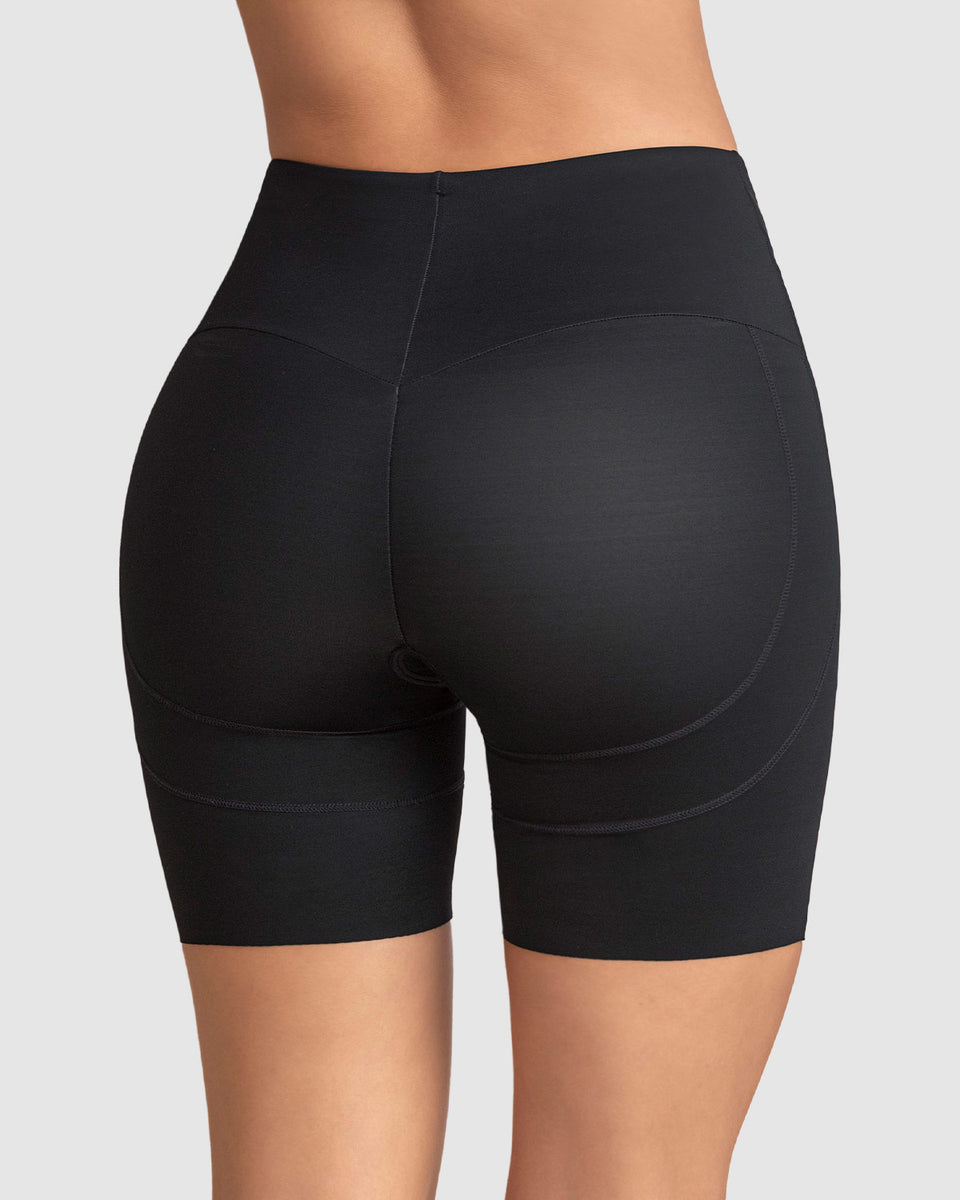 short-de-control-fuerte-efecto-levanta-cola
