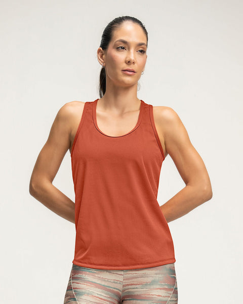 Blusa deportiva de secado rápido y silueta semiajustada para mujer#color_391-terracota