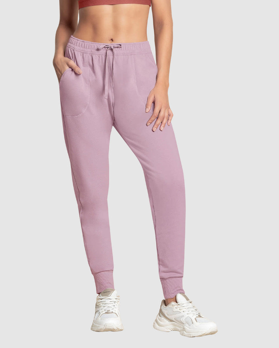 Jogger deportivo de silueta amplia con bolsillos