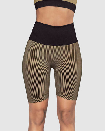 Short de control deportivo con tecnología sin costuras#color_b15-taupe-negro