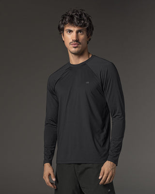 Camiseta deportiva masculina manga larga con protección UV#color_700-negro