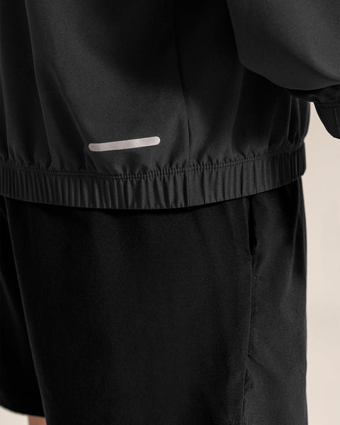 Chumpa deportiva masculina con base textil ultrasuave y ligera#color_700-negro