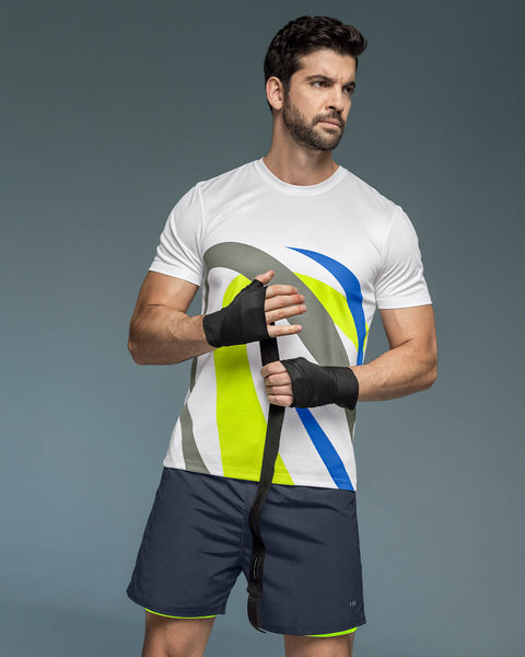 Camiseta deportiva masculina con estampado localizado#color_000-blanco