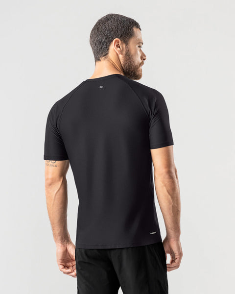 Camiseta deportiva con tela texturizada y transpirable#color_700-negro