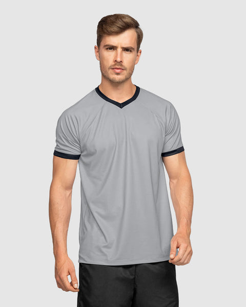 Camisa deportiva masculina en material transpirable con cuello en V#color_731-gris