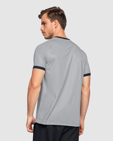 Camisa deportiva masculina en material transpirable con cuello en V#color_731-gris