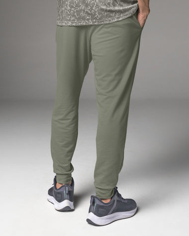 Jogger deportivo estilo sudadera con bolsillos laterales funcionales#color_198-verde-medio