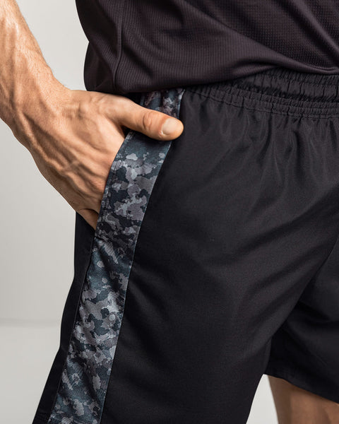 Pantaloneta con tecnología BIO-PET con cordón ajustable en cintura#color_700-negro