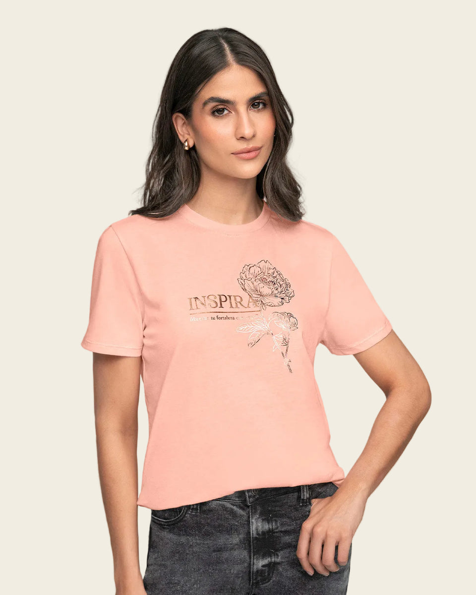 Camiseta manga corta con mensaje en el frente