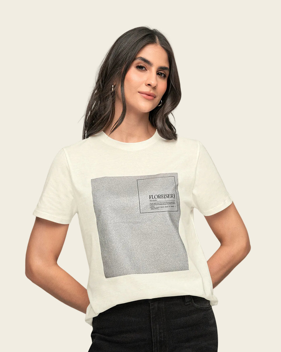 Camiseta manga corta con mensaje en el frente