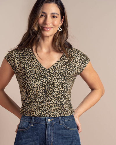 Blusa estampada manga corta con cuello en V#color_148-animal-print