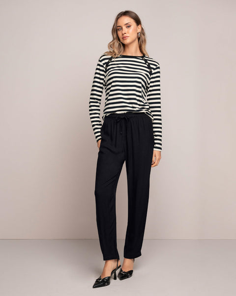 Pantalón recto con elástico y tira en cintura#color_700-negro