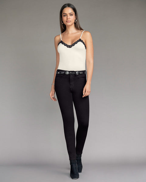 Blusa de tiritas de escote en V con detalles en encaje#color_018-marfil
