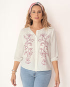 Blusa 3/4 con estampado en frente#color_018-marfil