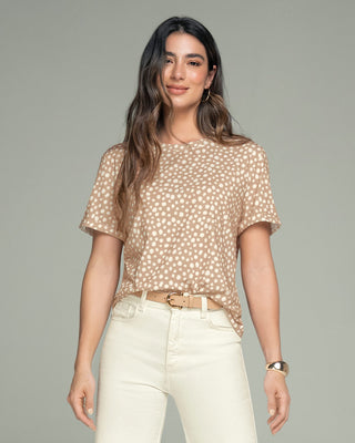Blusa manga corta estampada con dobladillo en manga#color_214-manchas