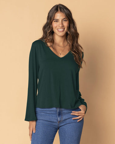 Blusa básica con mangas tipo campana#color_c44-verde