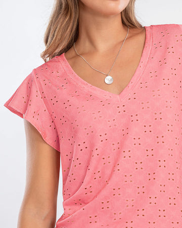 Blusa con boleros en manga elaborada en tela tipo ojalillo#color_311-rosado-claro