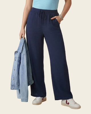 Pantalón de silueta amplia en tela craquelada#color_c42-azul-oscuro