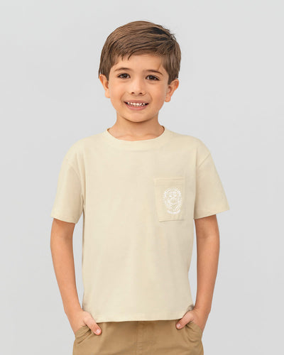 Camiseta manga corta con bolsillo frontal para niño#color_084-arena-claro