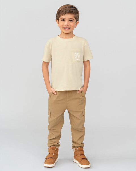Camiseta manga corta con bolsillo frontal para niño#color_084-arena-claro