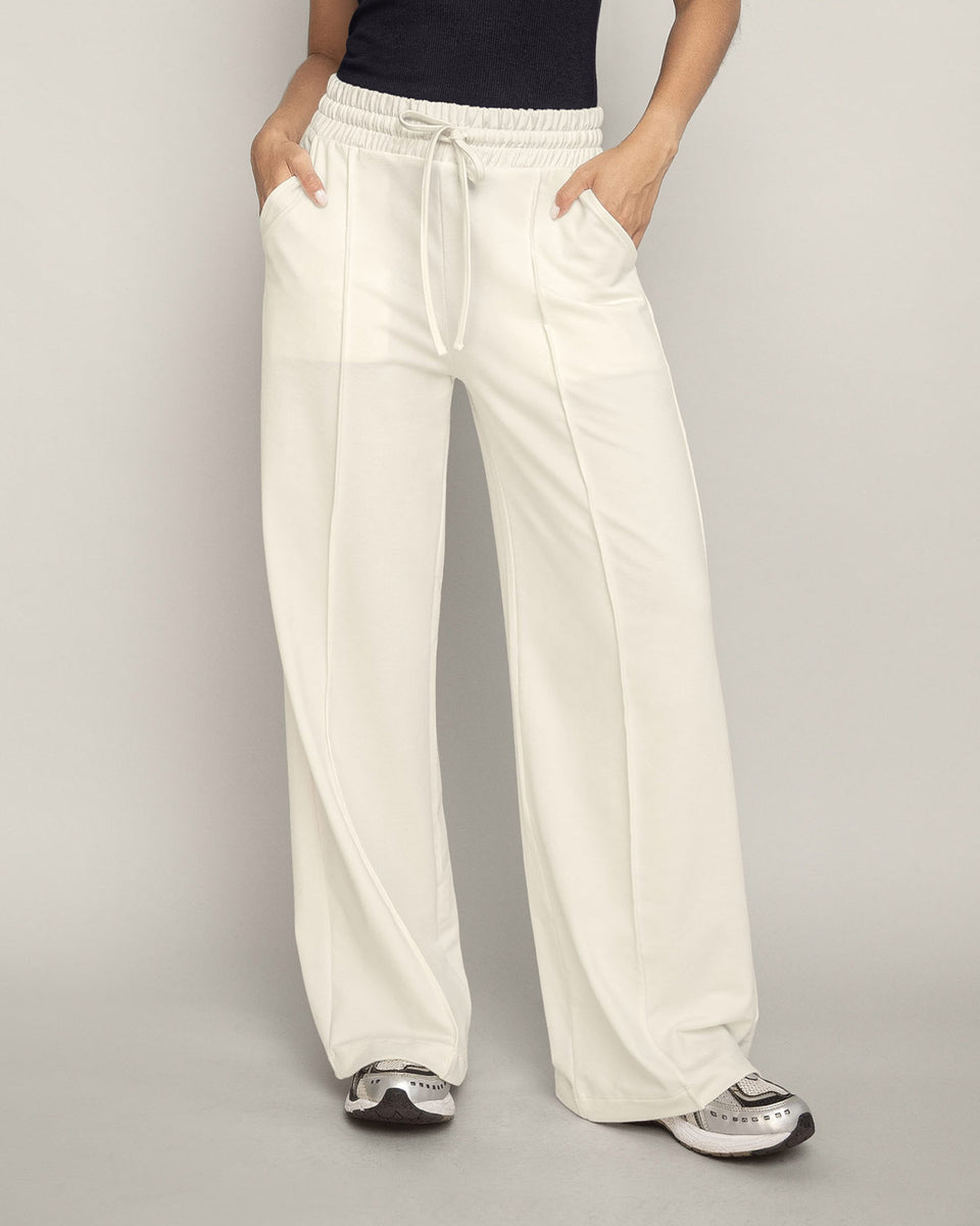 Pantalón tipo jogger con bota ancha