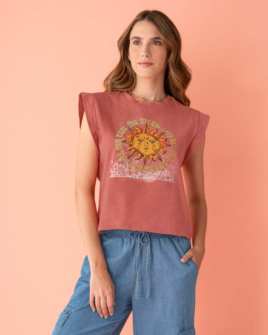 Blusa  sin  mangas cuello redondo y estampado en frente#color_a89-terracota