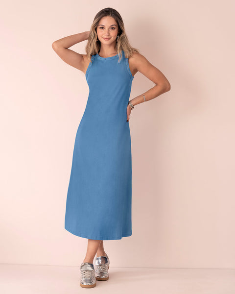 Vestido largo con detalle de taches en cuello y sisa#color_022-azul-claro