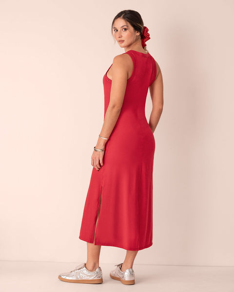 Vestido largo con detalle de taches en cuello y sisa#color_302-rojo