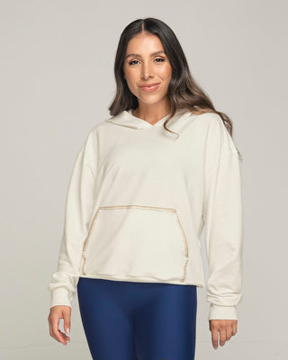 Sudadero con bolsillo tipo canguro y capucha#color_018-marfil