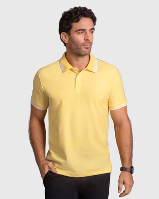 Camisa tipo polo clásica con cuello y mangas en tejido texturizado#color_c72-amarillo-claro