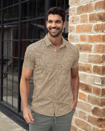 Camisa manga corta estampado continuo para hombre#color_014-beige-estampado