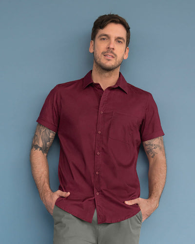 Camisa manga corta para hombre fondo entero#color_349-vinotinto