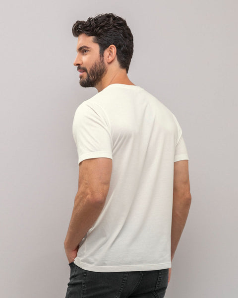 Camisa manga corta con estampado localizado y cuello redondo#color_140-blanco-estampado