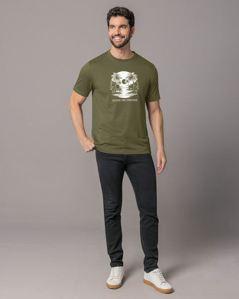 Camisa manga corta con estampado localizado y cuello redondo#color_a91-verde-militar