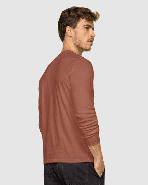 Camisa manga larga cuello henley#color_a89-terracota