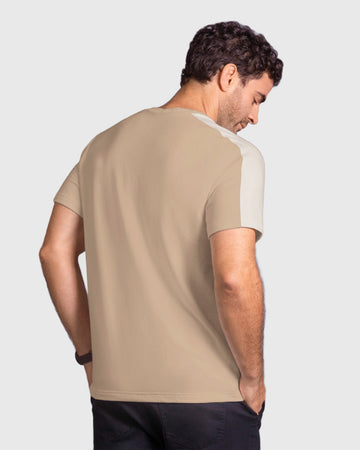 Camisa básica con cortes decorativos en hombros#color_c54-arena