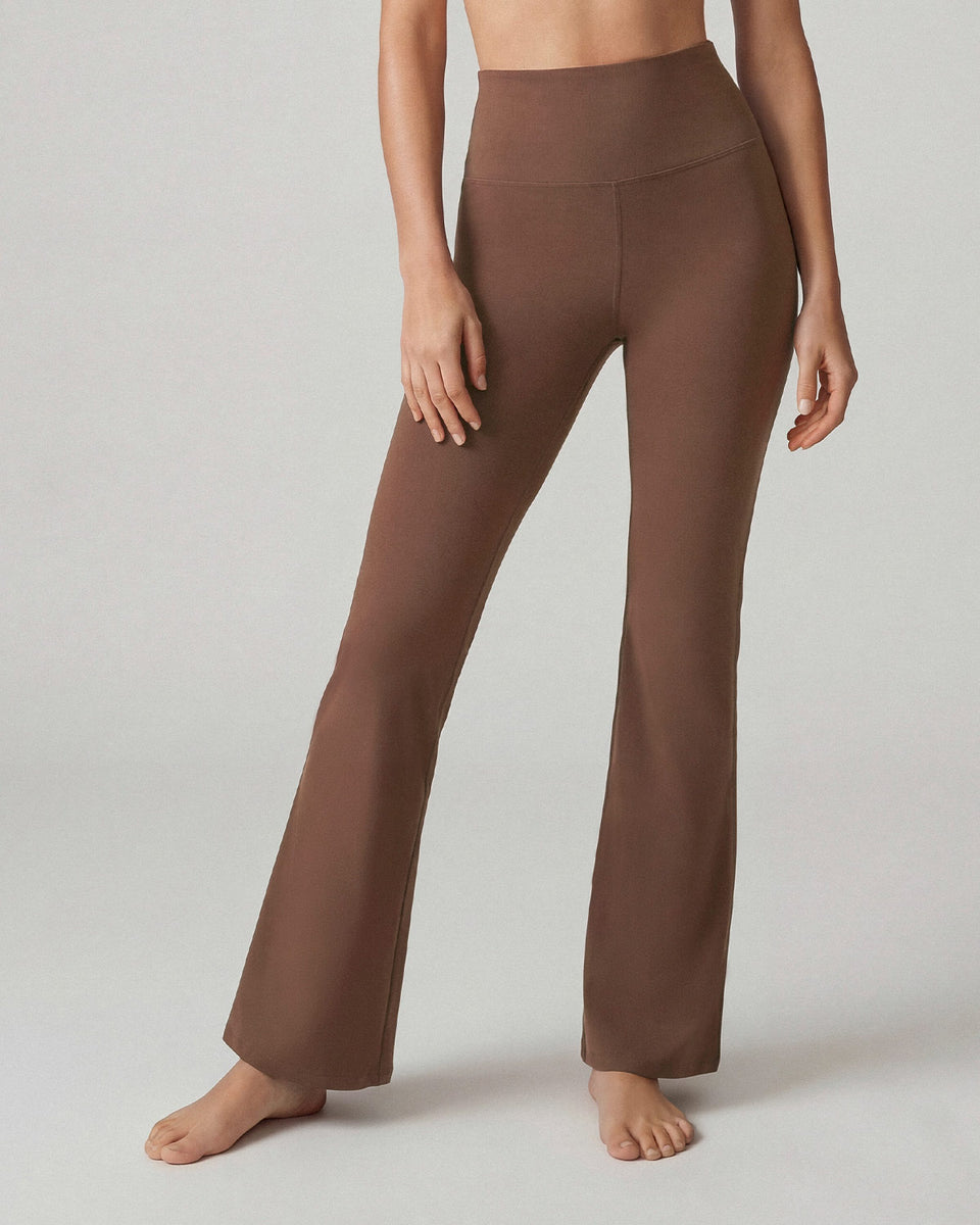 Legging bota recta con control de abdomen