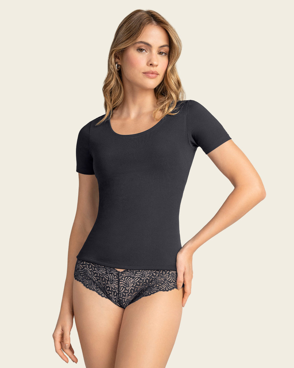 Blusa corta ajustada con escote redondo